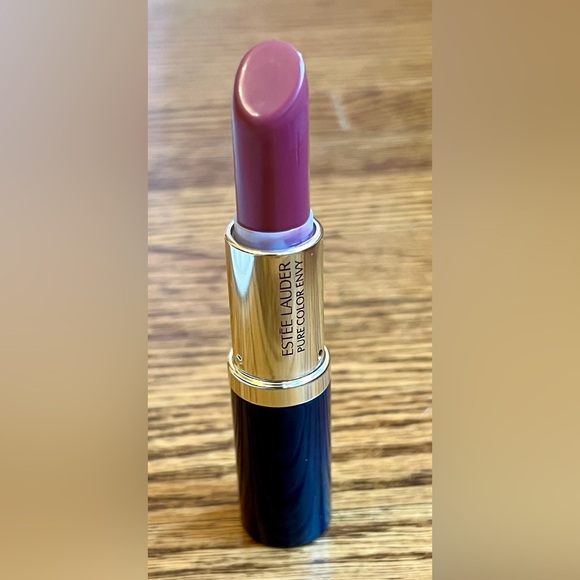 Estee Lauder Pure Color Envy Sculpting Lipstick #440 Irresistible, 0.12 Ounce - Picture 2 of 5